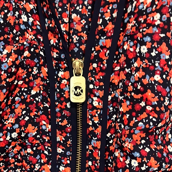 MICHAEL Michael Kors Blue and Red Floral Print 3/4 Sleeve Notched Collar Blouse - Picture 5 of 6